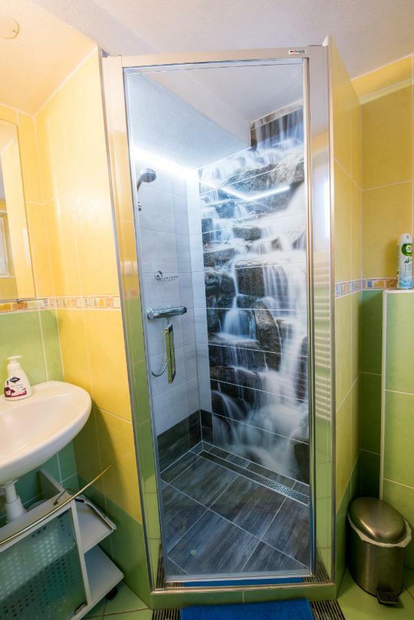 ホテル Privat Prima Liptovský Ján エクステリア 写真